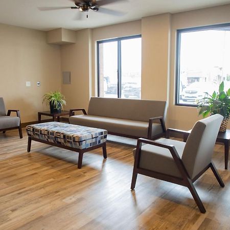 Lomira Inn And Suites المظهر الخارجي الصورة