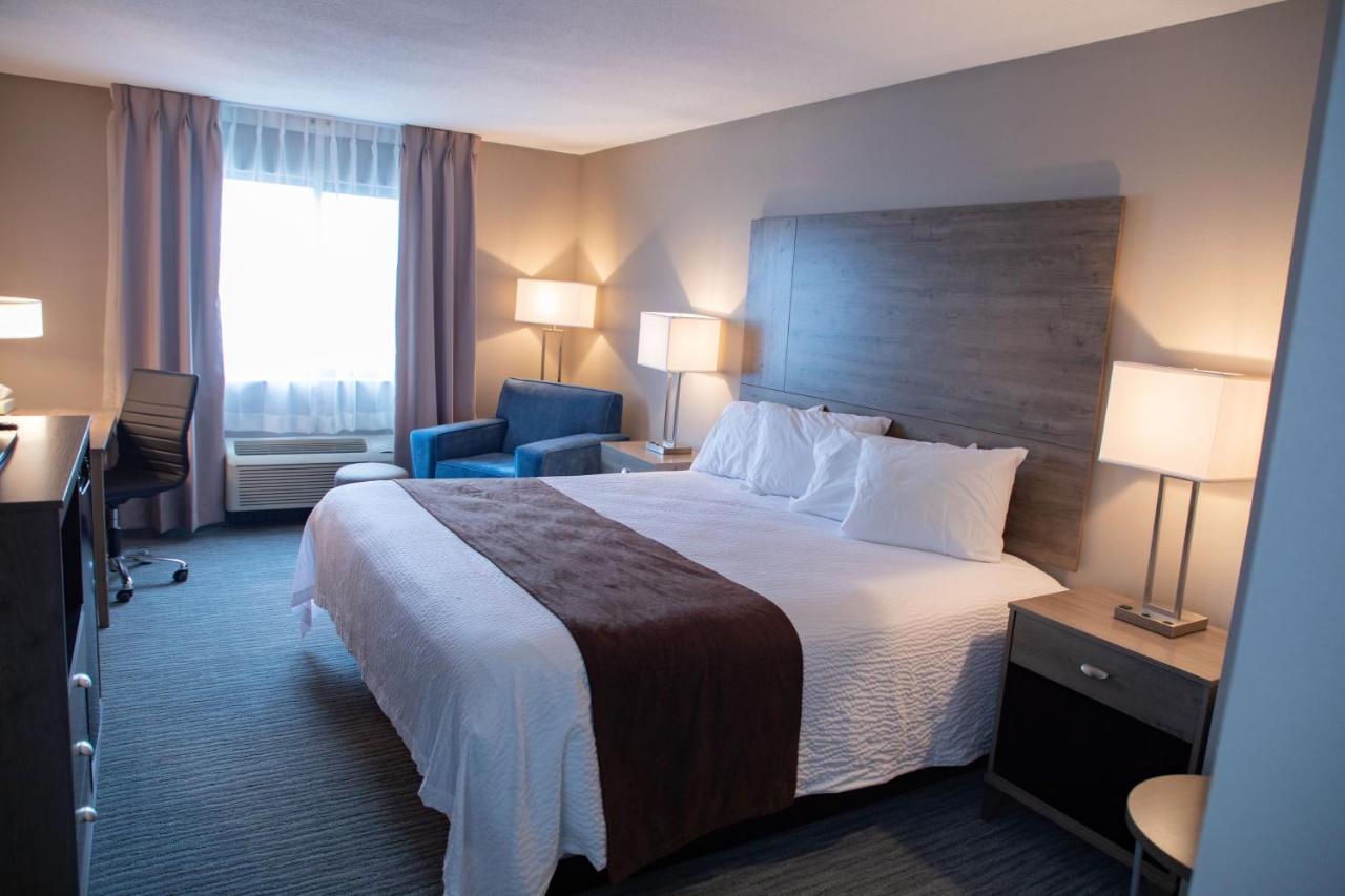 Lomira Inn And Suites المظهر الخارجي الصورة