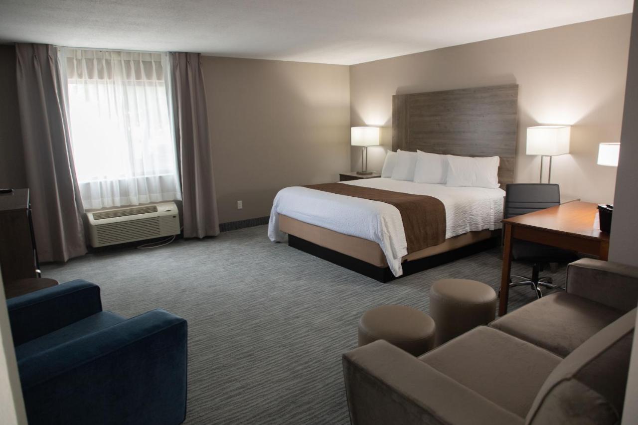 Lomira Inn And Suites المظهر الخارجي الصورة