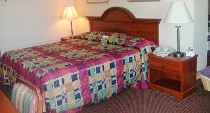 Lomira Inn And Suites المظهر الخارجي الصورة